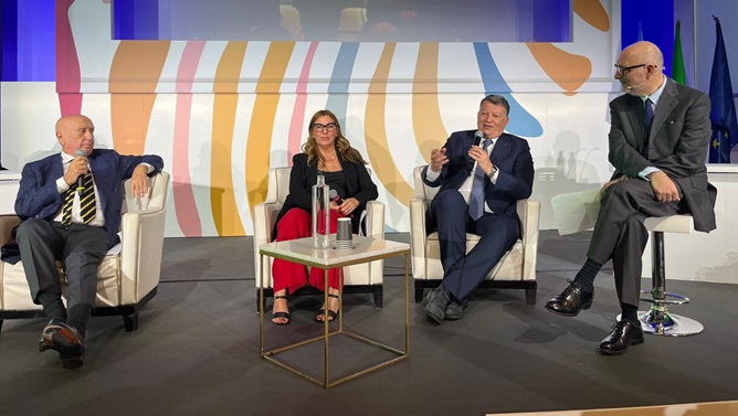 Bombardieri:Dare priorit ai salari,rinnovando i contratti e defiscalizzare incrementi  contrattuali