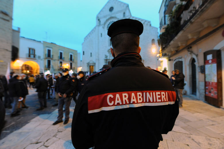 Attili:  Solidariet alle forze dellordine per la loro abnegazione