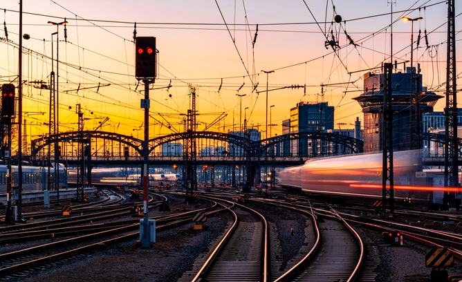 trasporti_ferrovie_AdobeStock_1182289525.jpg