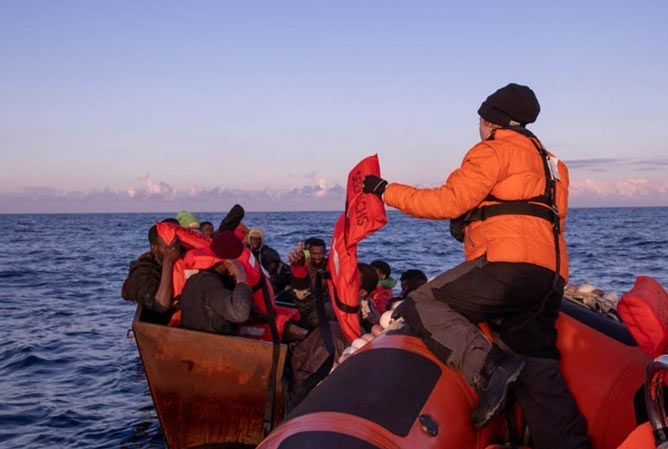 Veronese: “Con la nuova legge limitati i soccorsi in mare delle ONG”