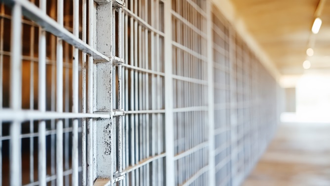 Agenti stremati, suicidi e strutture inadeguate: servono pi risorse 