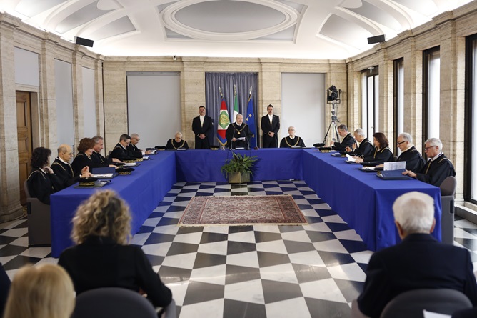 Consulta: emersione 2020, l’esclusione automatica per condanne lievi è incostituzionale