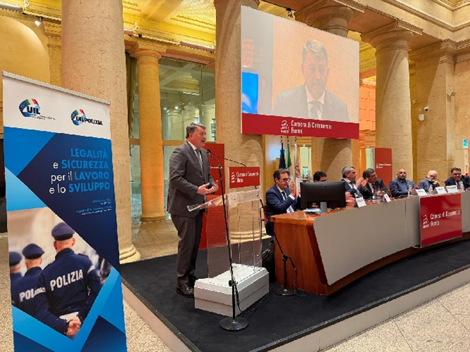 Il Segretario della Uil replica al senatore Gasparri 