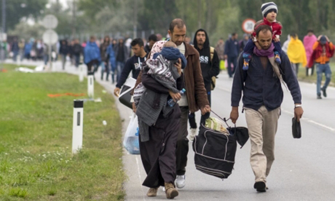 Ue all’Austria: tetto ai profughi illegale. Vienna: non torniamo indietro